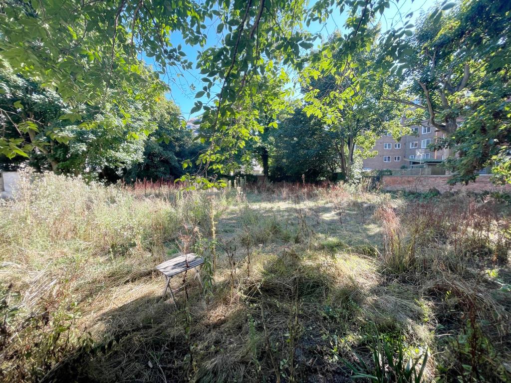 Lot: 14 - QUARTER-ACRE FREEHOLD SITE -
